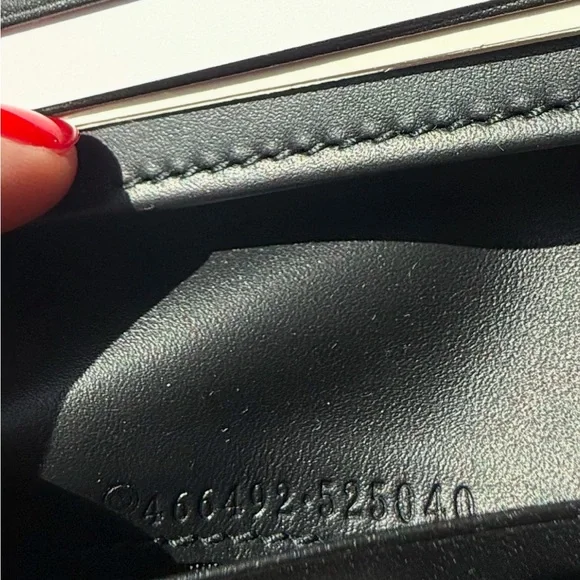 NIB GUCCI LIMITED EDITION MARMONT VELVET WALLET WITH CRYSTAL HARTS - Picture 9 of 9